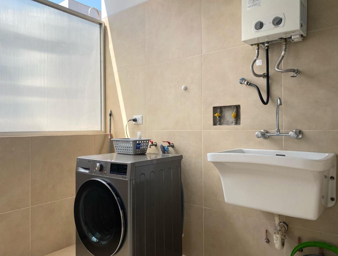 Picturesque 2br With Balcony In Miraflores * Lima